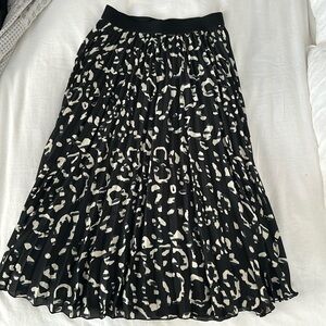 H&M Pleated Long Skirt